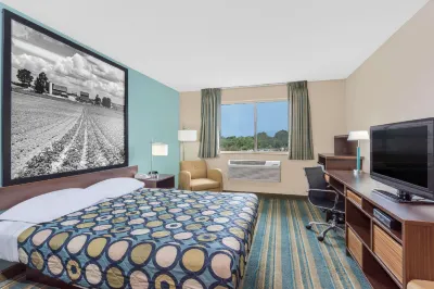 Super 8 by Wyndham Hanover Hotels in Hanover