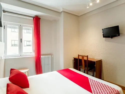 Hostal Uría Hotels in Villamayor