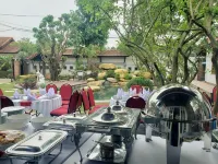 Golden Star Villa Hue Hotels in Thuy Bieu