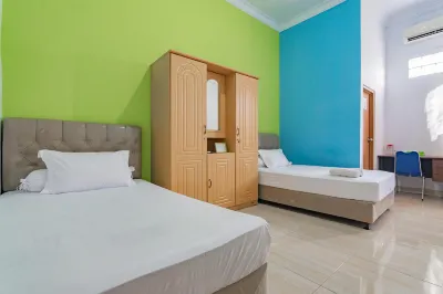 Pondok Cimanggu Syariah Mitra RedDoorz Hotels in Central Bogor
