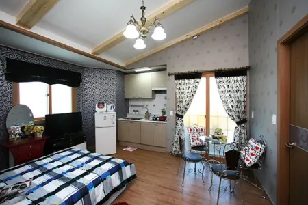 Yeongwol Hanbando River Pension