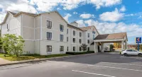 Holiday Inn Express & Suites MOREHEAD by IHG - 2-Star