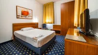 Prealpi Hotel Hotels near Monumento ai Caduti della Prima e della Seconda Guerra Mondiale