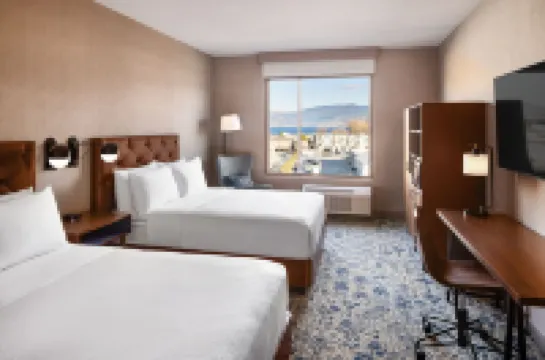 โรงแรม Four Points โดย Sheraton Penticton ที่ศูนย์การประชุม