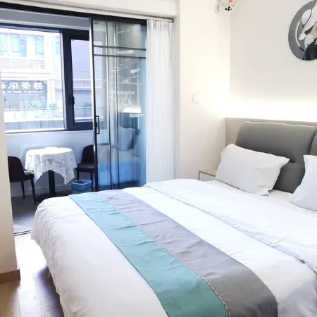 Dexin Yashe 71318 Apartment (Huanhu North Road)