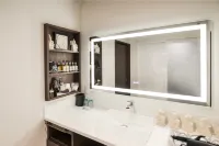 Hotel Bali Bali 伊勢佐木 極楽湯 横浜芹が谷店 お食事処周辺のホテル