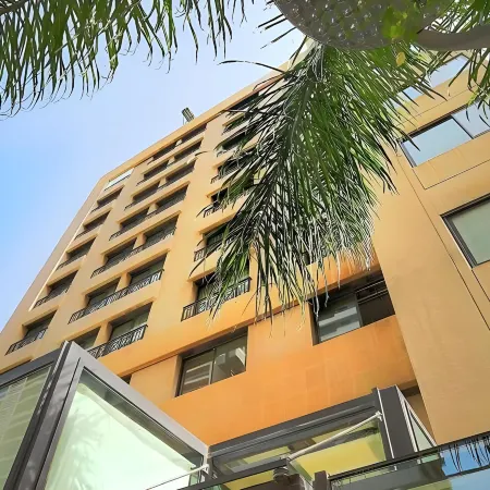 Sofitel Beirut le Gabriel Отели рядом с достопримечательностью «Martyrs' Square»