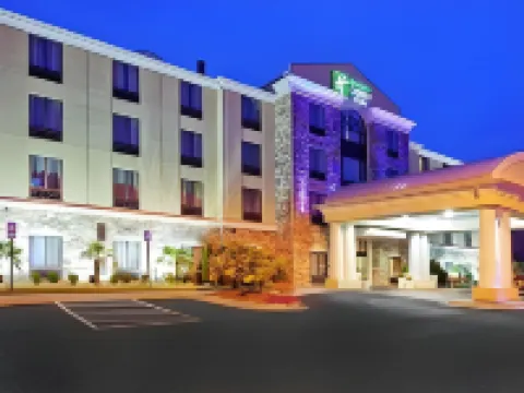 Holiday Inn Express & Suites ROME by IHG ロームのホテル