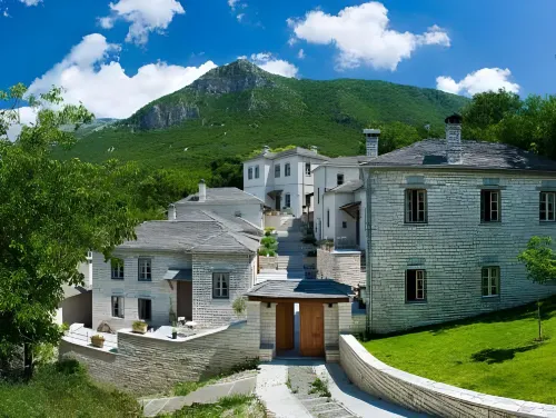 Artsistas Houses Hotels in Tymphaea