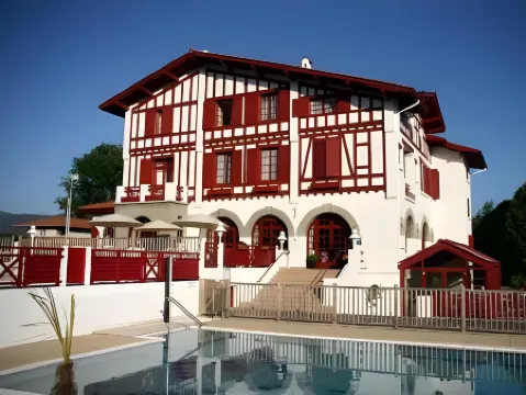 Hôtel & Résidence Vacances Bleues Orhoïtza