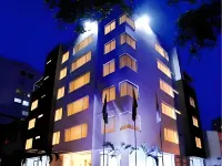 Basic Hotel Centenario โดย Hoteles MS โรงแรมในกาลี