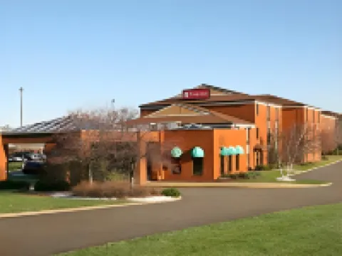 Wingate by Wyndham Canton/Hall of Fame ジャクソンのホテル