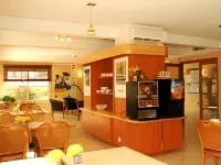 Brit Hotel Essentiel Cahors Nord - breakfast