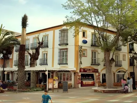 Hostal Marissal by Dorobe