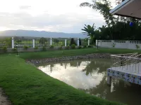 Huean Wadd Khian Resort Hotel dekat Wat Phra That Doi Plu Chae