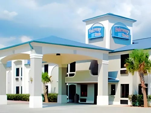 Capital O Fairway Inn - Baytown la Porte TX Hotels in La Porte
