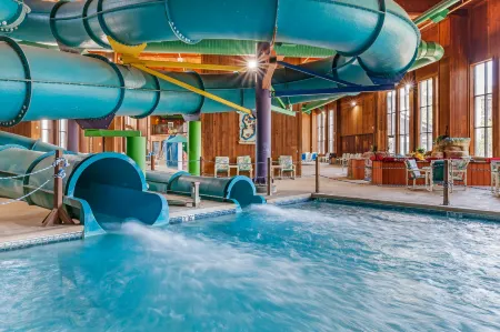 Polynesian Hotel & Suites Отели в г. Линдон