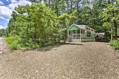 Cozy Broken Bow Getaway w/ Fire Pit, 5 Mi to Lake! Hotels near h.g. Jewelry