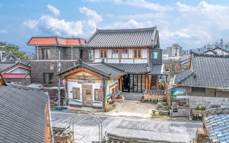 Naju Moon and Star Hanok Pension Отели в г. Наджу