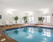 Comfort Suites - Jefferson City - Pools