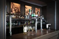 Ship and Castle Hotel - bar