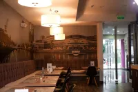 Aku Hotels - พร้อมอาหารเช้า