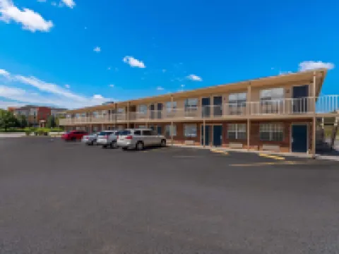 アメリカズ ベスト バリュー イン アセンズ テネシー アセンズのホテル