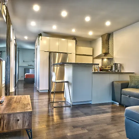 Downtown Sherby - Central, Parking, King Bed, Sleeps 3