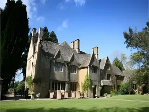 Hyll Hotel