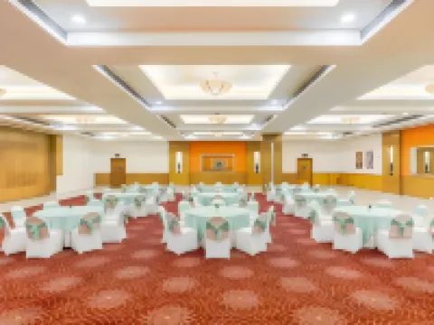 Lemon Tree Hotel, East Delhi Mall, Kaushambi