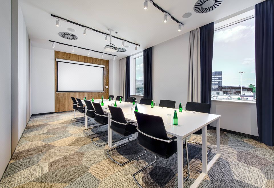 코트야드 바이 메리어트 바르샤바 에어포트의 외관