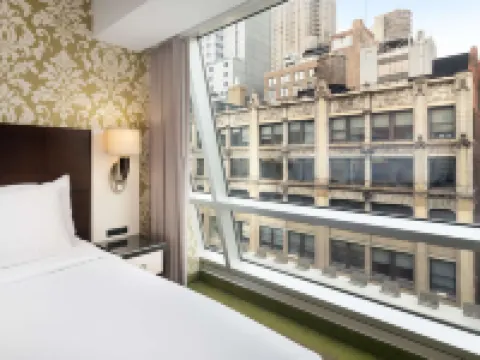 เบสท์เวสเทิร์น พรีเมียร์ เฮรัลด์สแควร์ โรงแรมใกล้จุดชมวิวท็อปออฟเดอะร็อค