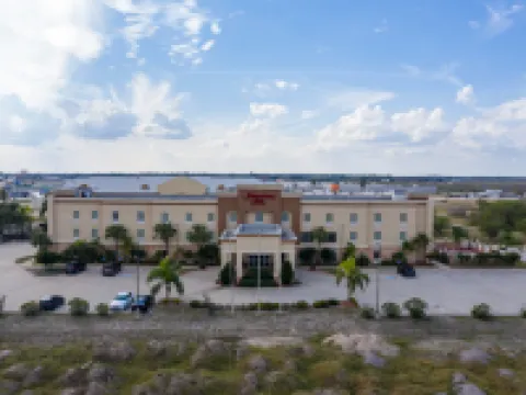 ハンプトン イン アリス アリスのホテル