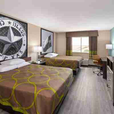 Super 8 by Wyndham Lubbock West Rooms