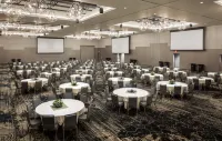 DoubleTree by Hilton Greeley at Lincoln Park Hotels in Greeley