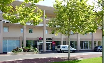Ibis Martigues