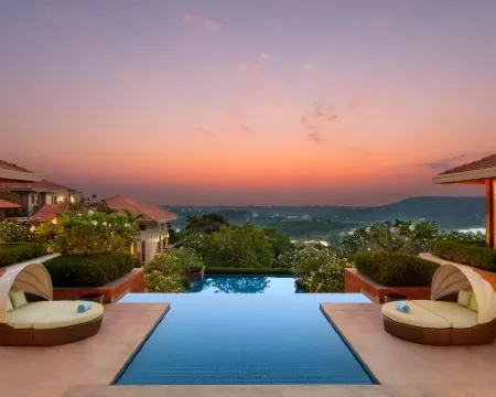 Hilton Goa Resort Hotels in Candolim