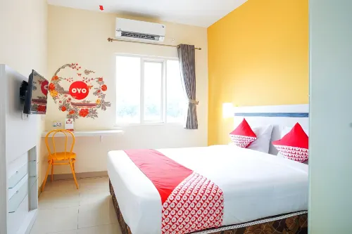 Pratisarawirya Hotel Các khách sạn ở Sukolilo