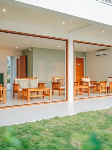 รูปภาพของเลคเฮ้าส์ นาคา เคฟ