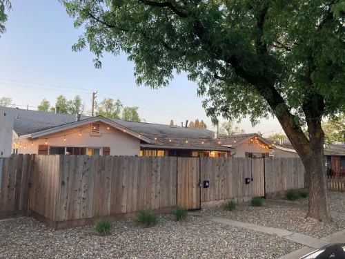 Clean Luxury & Comfortable Beds - Centrally Located Home with Backyard