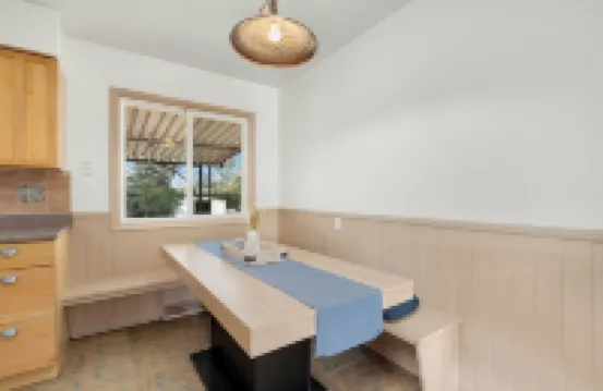 Family Friendly, AC, Covered Patio, Fenced Yard, Clean and Comfortable.