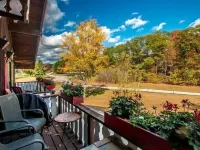 Boars Bungalow - Linderhof Golf, Pool, & More! Hotels in Bartlett
