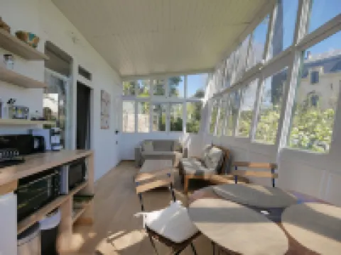 Charming air-conditioned cottage "the cabin" and its private and independent garden