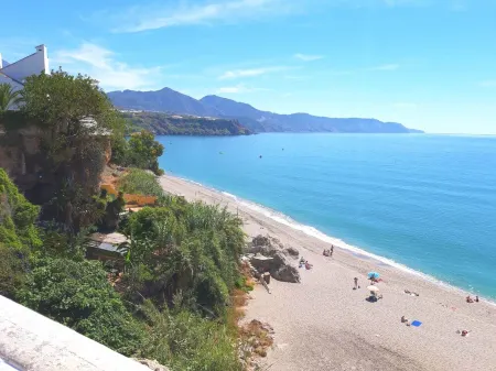 Bright Apartment | Beachfront | Brand new | Modern