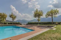 Sunset View Hotels in Lierna