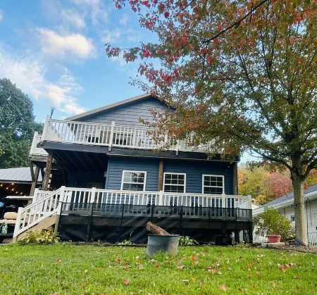 Atwood Lake Large Family Retreat