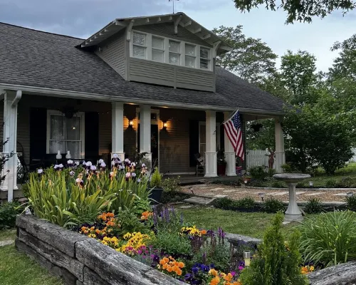 Country Comfort near Nashville at the Flying Pig Inn 奇特姆縣酒店