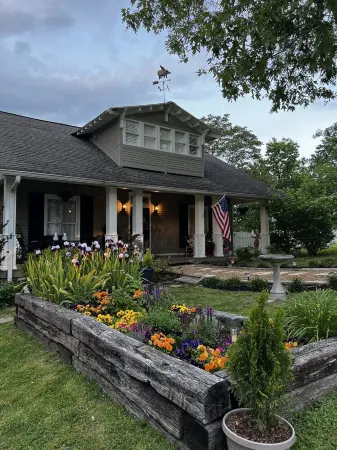 Country Comfort near Nashville at the Flying Pig Inn