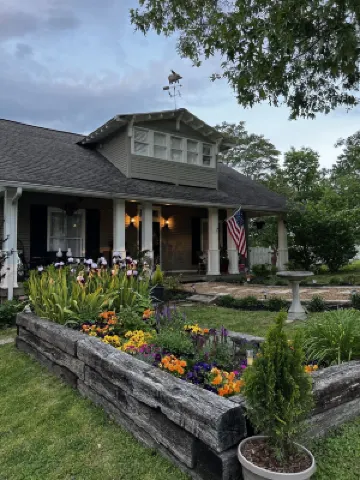 Country Comfort near Nashville at the Flying Pig Inn