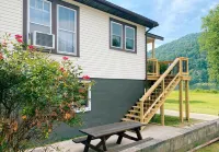 Riverfront Bungalow on the New River Dries